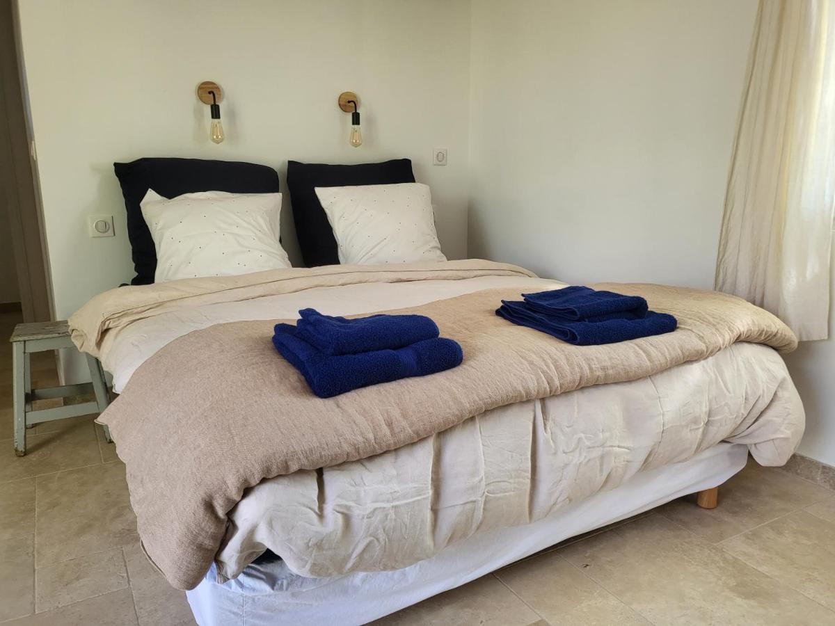 Le cabanon Bed and Breakfast Ménerbes Esterno foto